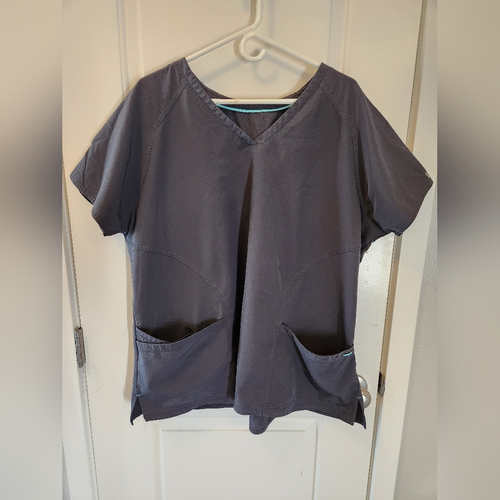 Women's Med Couture Gray Scrub Top Size 3xl